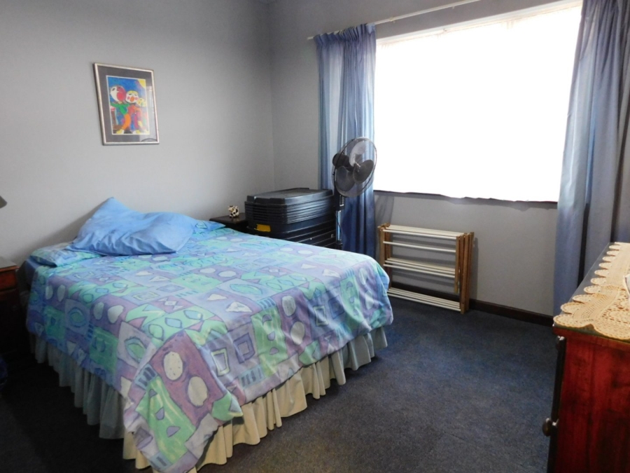 6 Bedroom Property for Sale in Dobson Western Cape